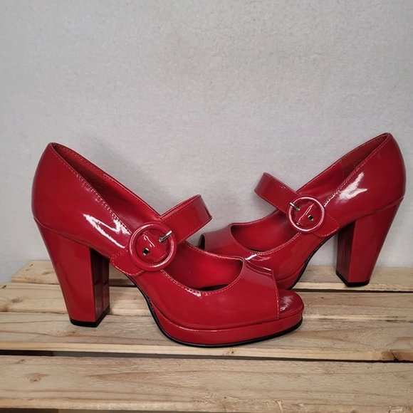 NWT Rampage Elexa Heels Red Patent Retro Peep Toe Pin-up Girl Pumps size 7 - Picture 1 of 7
